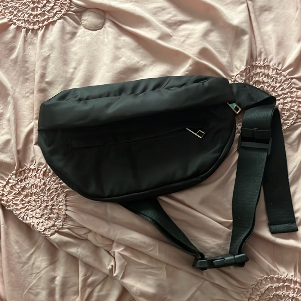 Black Fanny pack